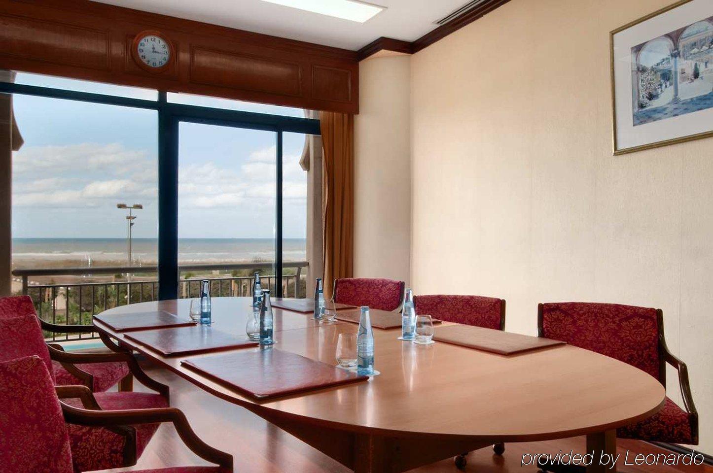 Hilton Alger